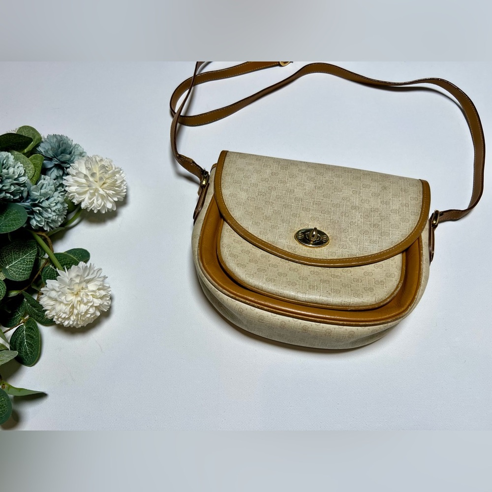 Gucci Vintage GG Monogram Flap Bag